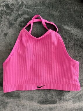 Nike top